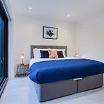 Hybrid Resi - Fulham Near Chelsea And Putney