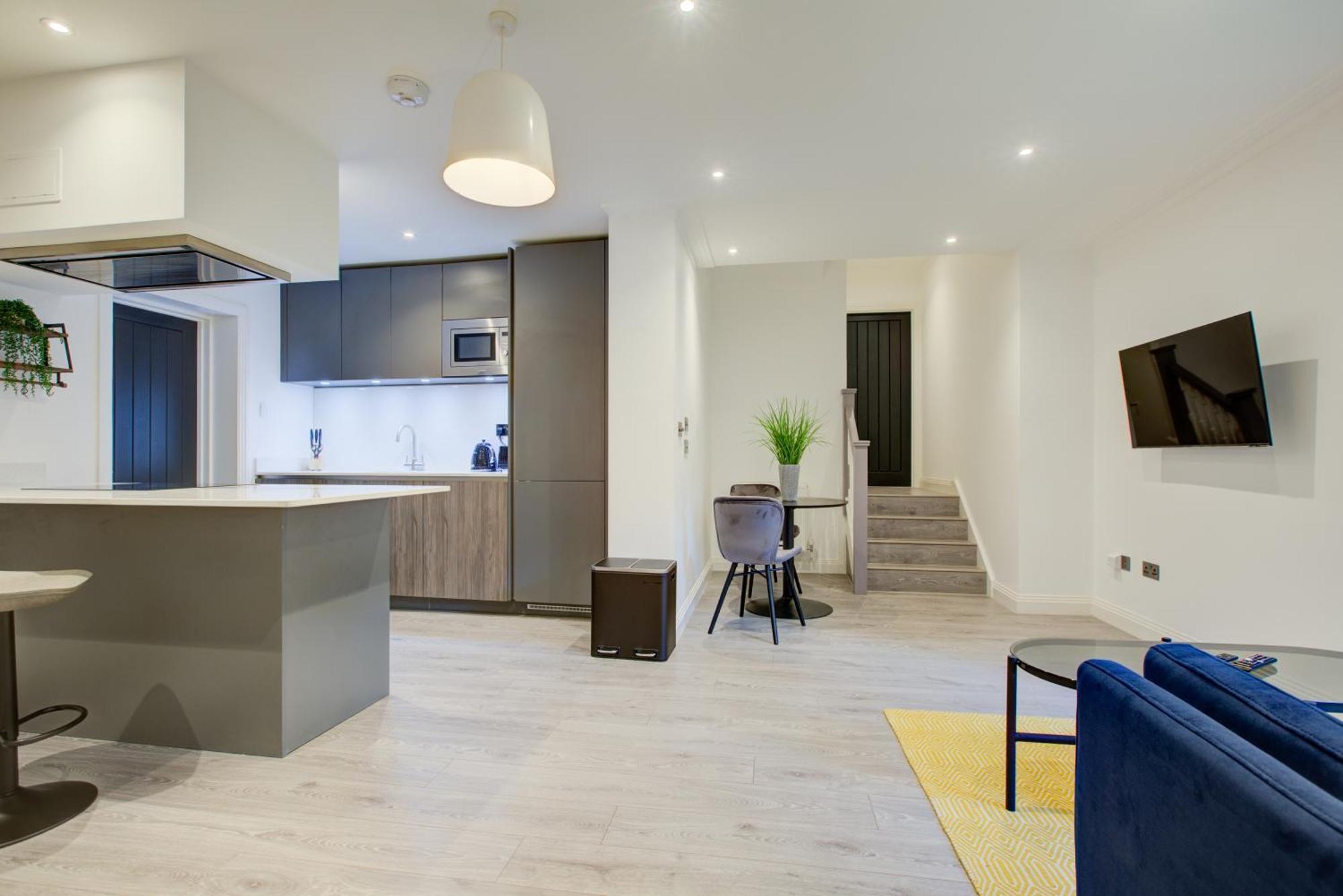 Hybrid Resi - Fulham Near Chelsea And Putney