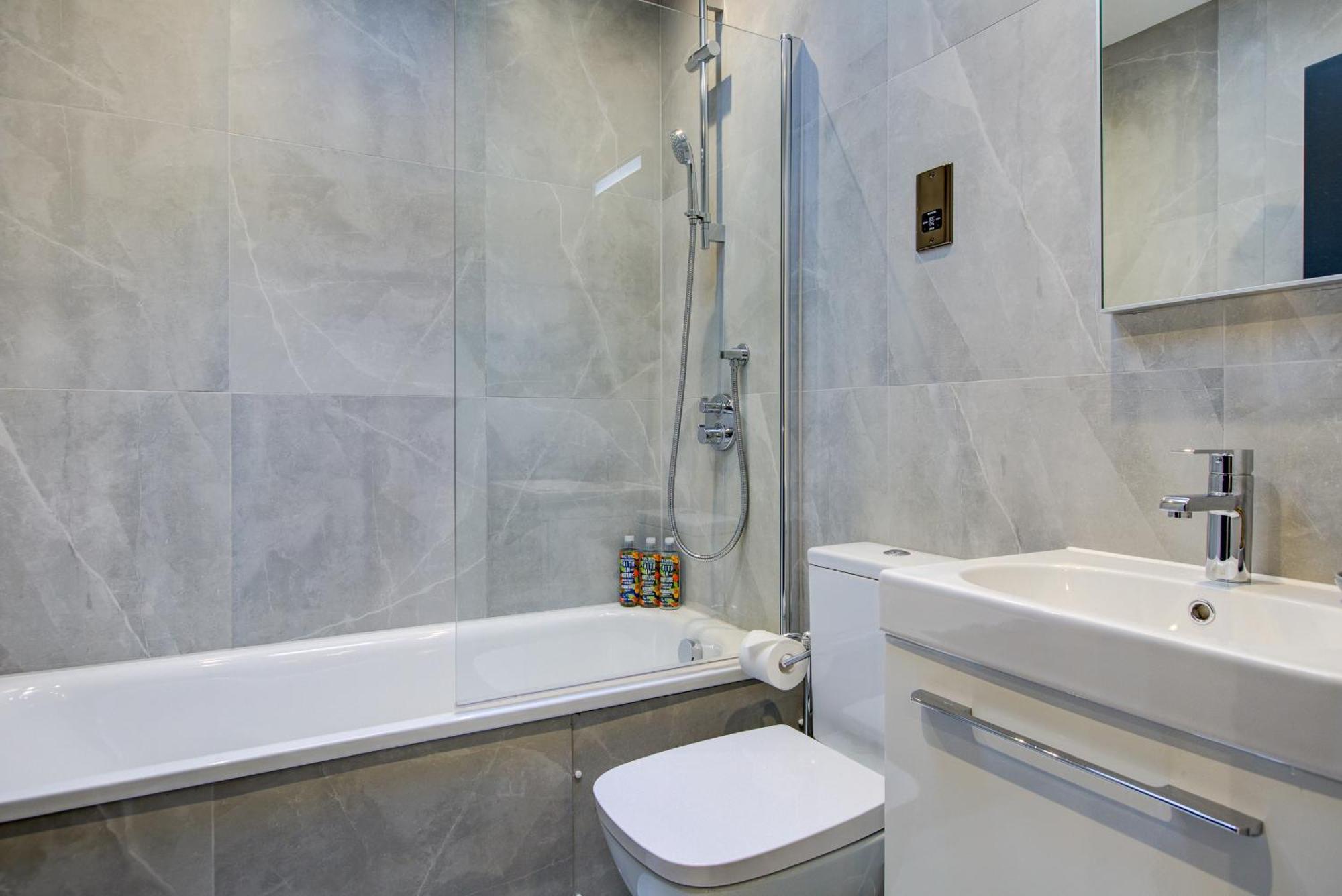 Hybrid Resi - Fulham Near Chelsea And Putney *